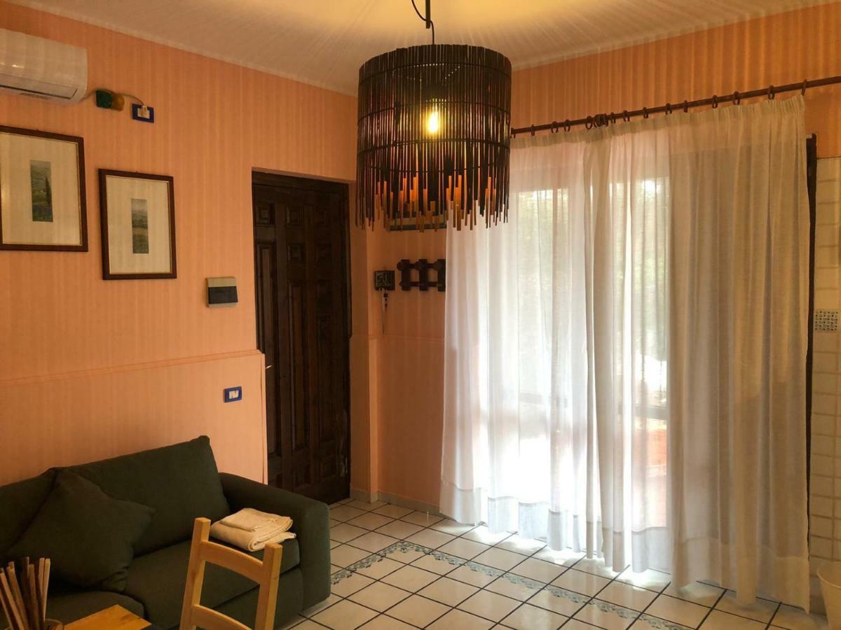 Chloe'S Apartment Acireale Kültér fotó